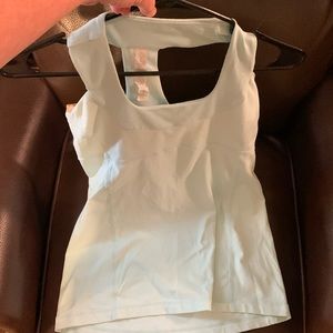 Lulu tank size 8 with rip tag, wash wear